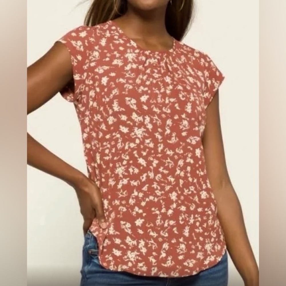 NEW - Monday Fun Kayden Pleated Blouse from Stitch Fix. Large.